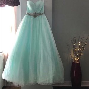 Soft turquoise prom dress!